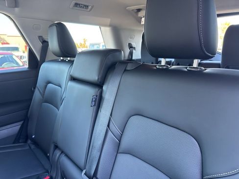 New 2026 Nissan Pathfinder SL image 14