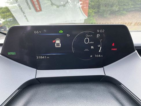 Used 2024 Toyota Prius XLE FWD image 14