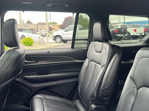 Used 2024 Jeep Grand Cherokee L Limited w/ Luxury Tech Group II image 34