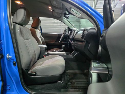 Used 2021 Toyota Tacoma SR5 w/ Blackout Package (TMS) image 17
