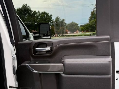 Used 2022 GMC Sierra 2500 AT4 w/ AT4 Premium Plus Package AWD/4WD image 24