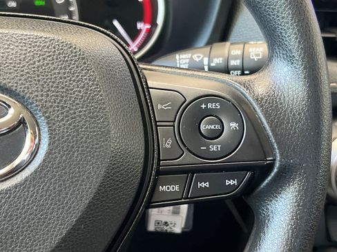 Used 2024 Toyota RAV4 XLE FWD image 27