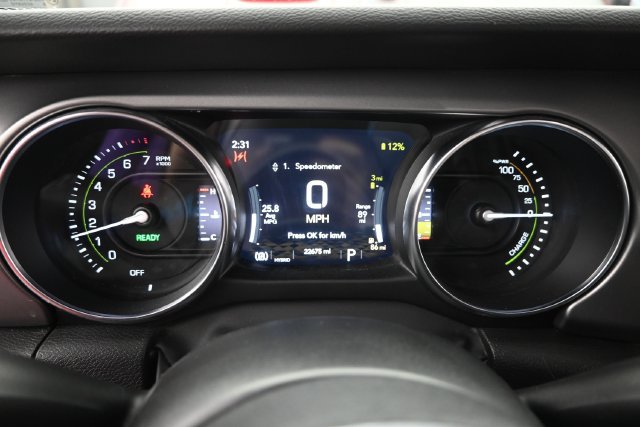 Used 2022 Jeep Wrangler Unlimited Rubicon 4xe w/ Cold Weather Group AWD/4WD image 31