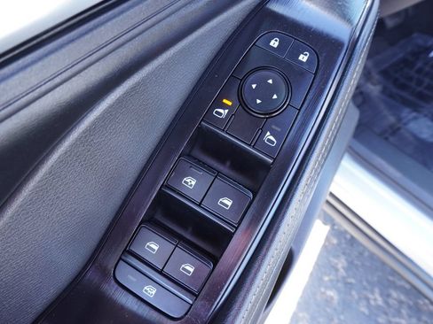 Certified 2025 Nissan Rogue SV FWD image 15