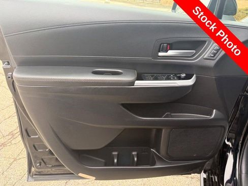 Used 2025 Toyota Sienna Platinum image 20