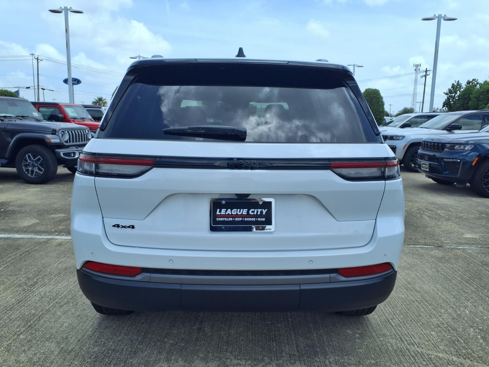 New 2026 Jeep Grand Cherokee Altitude AWD/4WD image 6