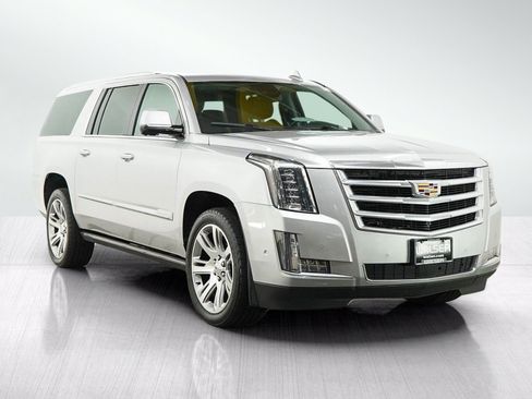 Used 2020 Cadillac Escalade ESV Premium Luxury AWD/4WD image 7