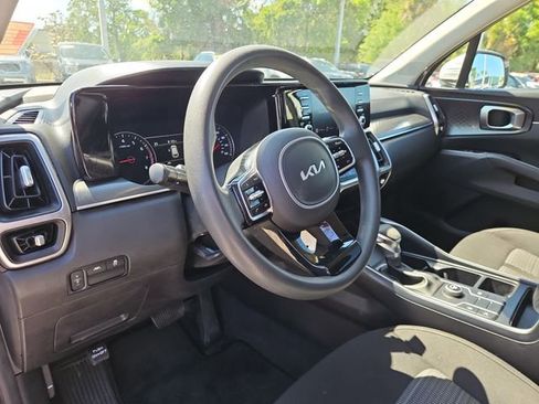 Certified 2022 Kia Sorento LX FWD image 14