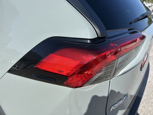 Used 2020 Toyota RAV4 XLE image 41