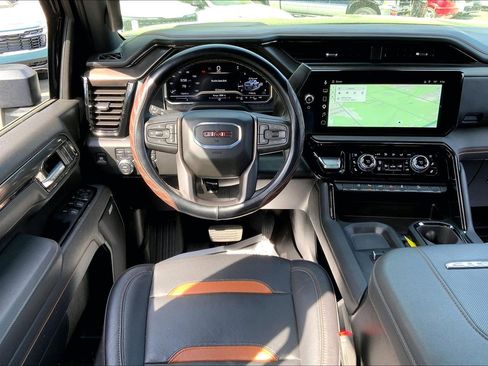 Used 2025 GMC Sierra 2500 AT4 w/ AT4 Premium Plus Package AWD/4WD image 7
