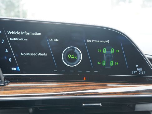 Used 2022 Cadillac Escalade Luxury image 33