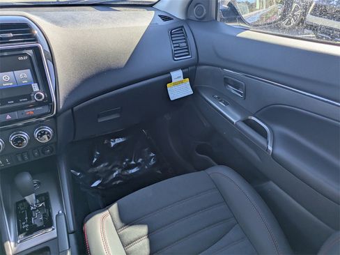 New 2025 Mitsubishi Outlander Sport SE image 17