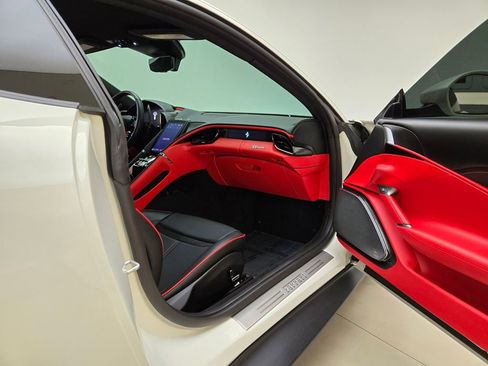 Used 2024 Ferrari Roma RWD image 22