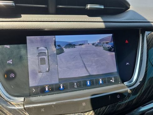 Used 2020 Cadillac XT6 Premium Luxury AWD/4WD image 29