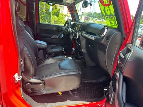 Used 2014 Jeep Wrangler Unlimited Sport AWD/4WD image 21