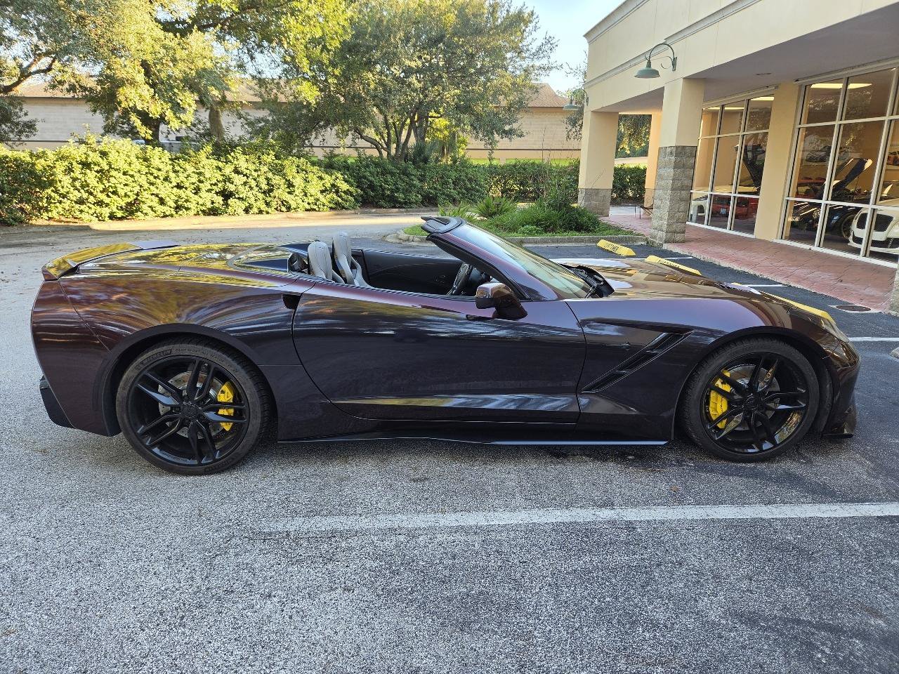 Used 2014 Chevrolet Corvette Stingray Convertible w/ 3LT Preferred Equipment Group RWD image 2