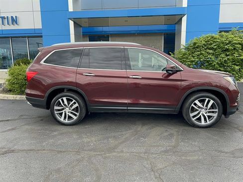 Used 2018 Honda Pilot Touring image 8