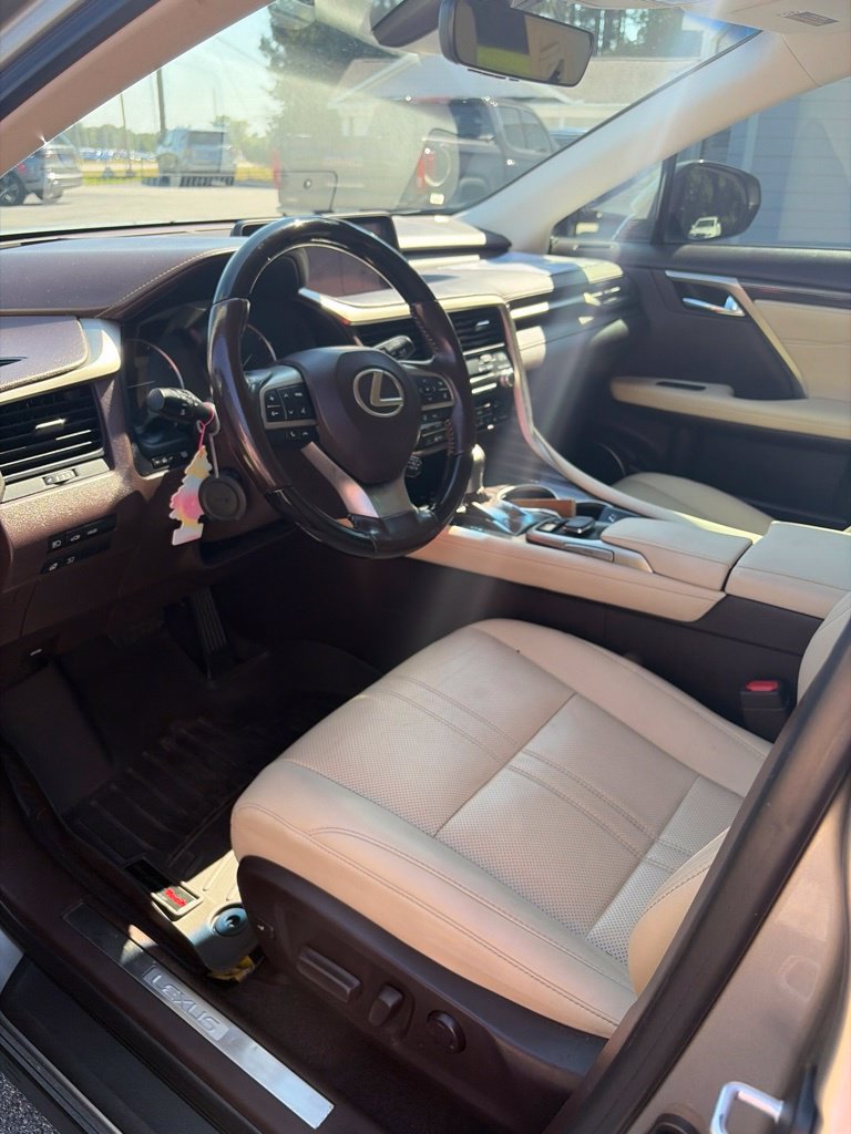 Used 2018 Lexus RX 350L Luxury w/ Accessory Package FWD image 9
