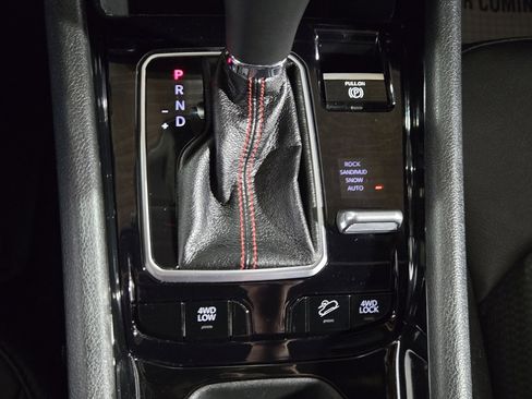 Used 2024 Jeep Compass Trailhawk image 16