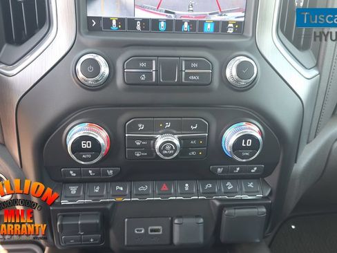 Used 2023 GMC Sierra 2500 Denali w/ Denali Ultimate Package AWD/4WD image 22