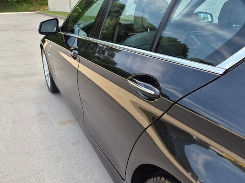 Used 2011 BMW 535i xDrive Sedan AWD/4WD image 21