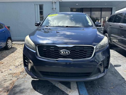 Used 2019 Kia Sorento LX FWD image 2