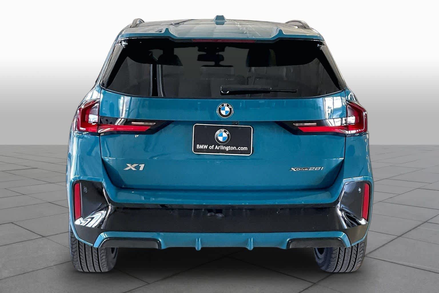 Used 2025 BMW X1 xDrive28i w/ M Sport Package AWD/4WD image 4