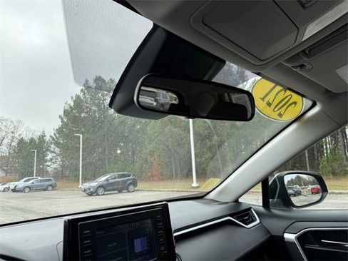 Used 2021 Toyota RAV4 XLE image 45