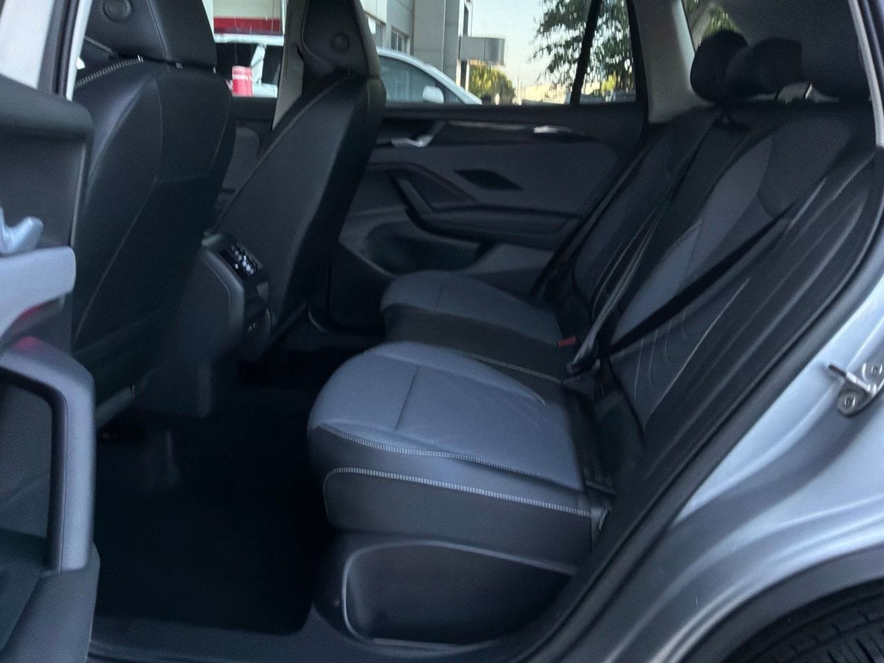 Used 2026 Volkswagen Tiguan SE FWD image 12