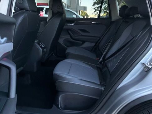 Used 2026 Volkswagen Tiguan SE FWD image 12