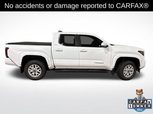 Used 2025 Toyota Tacoma SR5 AWD/4WD image 3