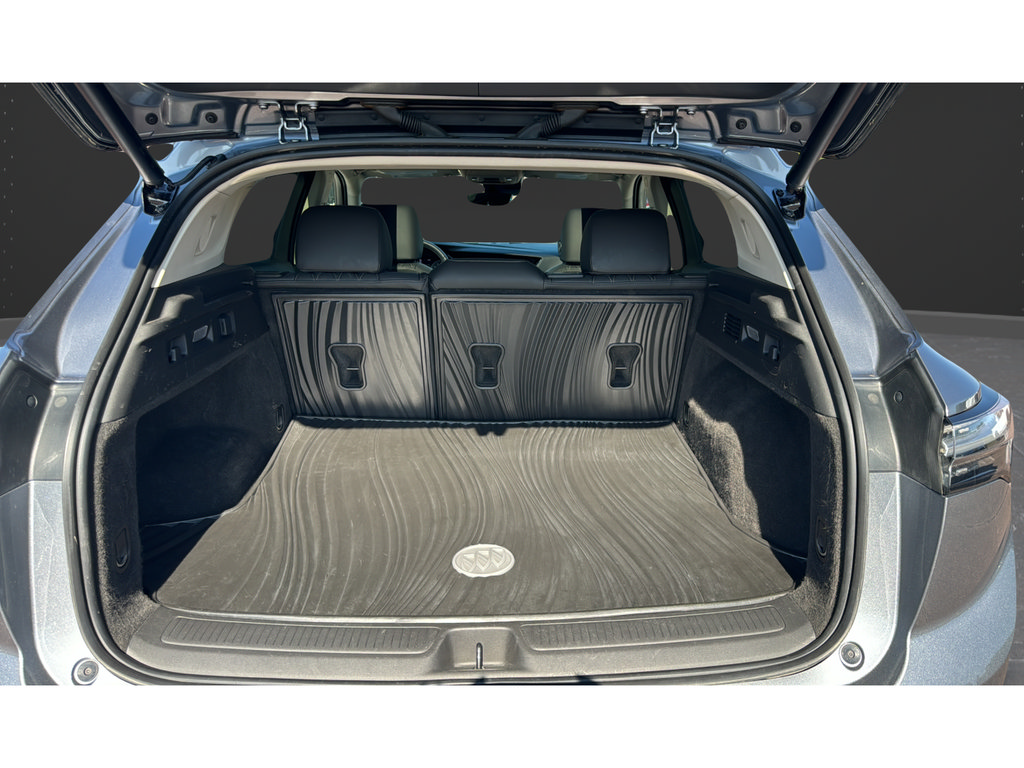 Used 2022 Buick Envision Avenir w/ Technology Package II AWD/4WD image 22