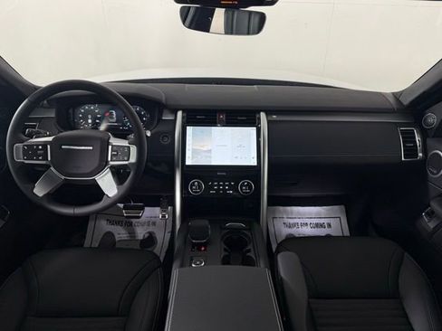 New 2025 Land Rover Discovery Dynamic SE image 20