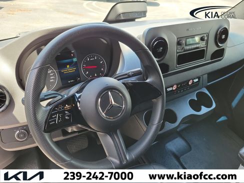 Used 2025 Mercedes-Benz Sprinter 2500 image 29