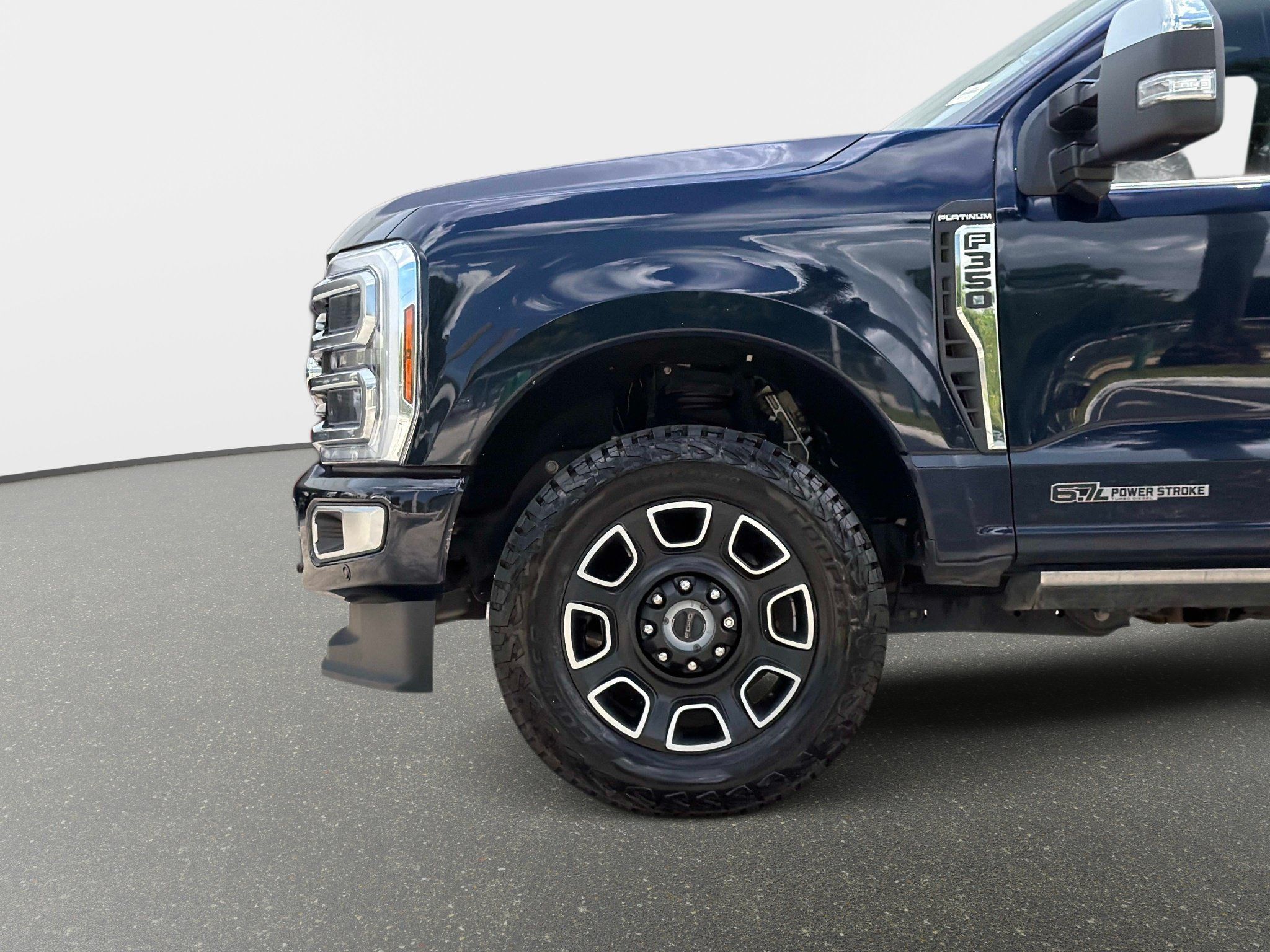 Used 2024 Ford F350 Platinum AWD/4WD image 9