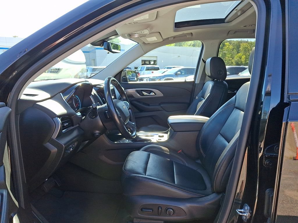 Used 2021 Chevrolet Traverse Premier w/ Redline Edition AWD/4WD image 20