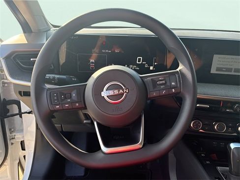 Used 2025 Nissan Kicks SV image 22