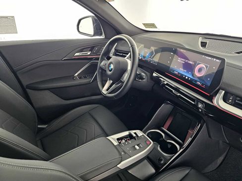 Used 2025 BMW X2 xDrive28i image 11