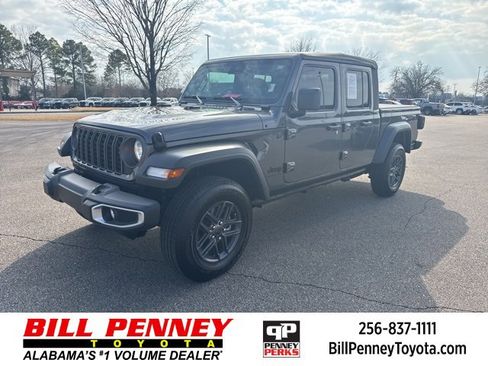 Used 2025 Jeep Gladiator Sport image 1