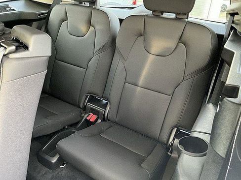 New 2026 Volvo XC90 B5 Core AWD/4WD image 13