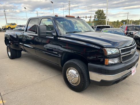 Used 2006 Chevrolet Silverado 3500 LT w/ Onstar Plus Package image 6