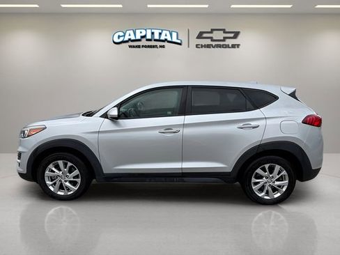 Used 2019 Hyundai Tucson SE image 2