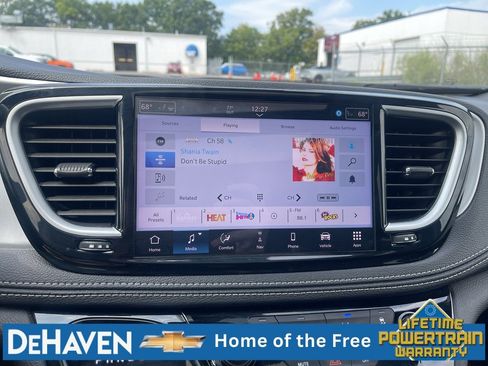 Used 2025 Chrysler Pacifica Limited FWD image 14