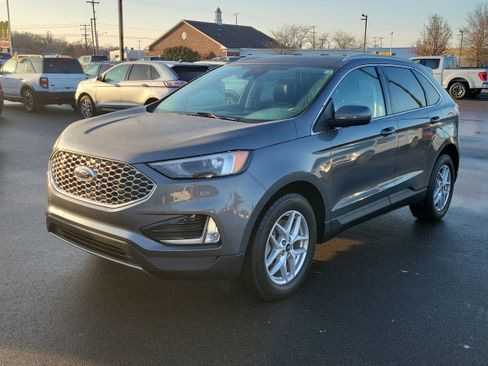 Used 2024 Ford Edge SEL w/ Convenience Package image 2