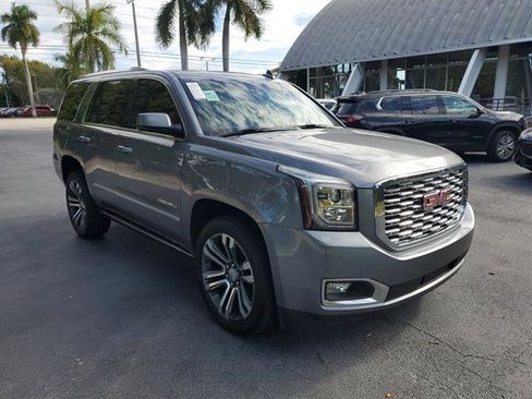 Used 2020 GMC Yukon Denali w/ Denali Premium Package image 26