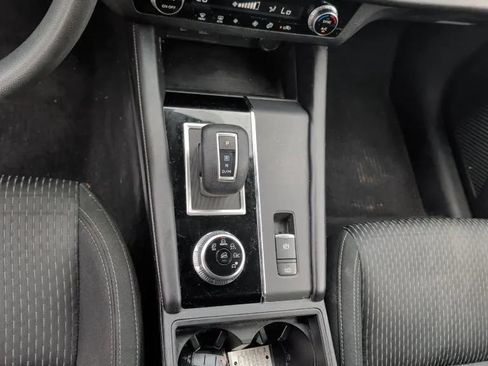 Used 2022 Mitsubishi Outlander ES FWD image 22