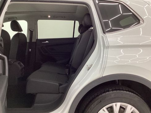 Used 2018 Volkswagen Tiguan SE AWD/4WD image 20