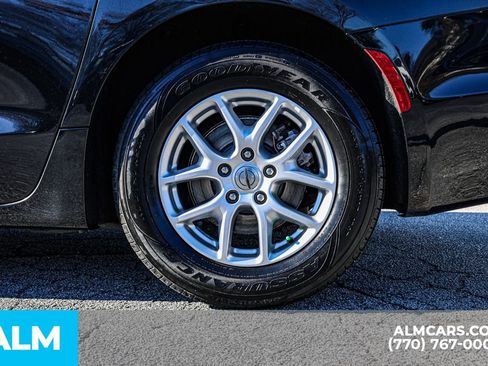 Used 2023 Chrysler Pacifica Touring-L FWD image 18