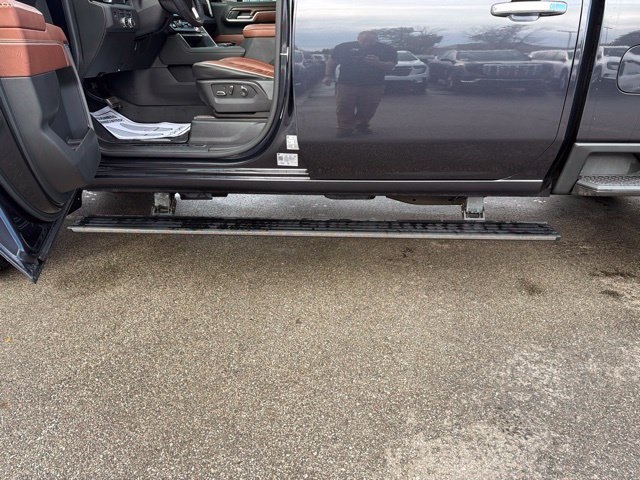 Used 2024 GMC Sierra 2500 Denali Ultimate AWD/4WD image 13
