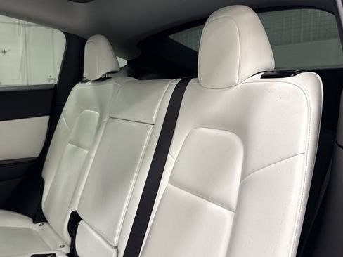 Used 2021 Tesla Model Y Performance image 14